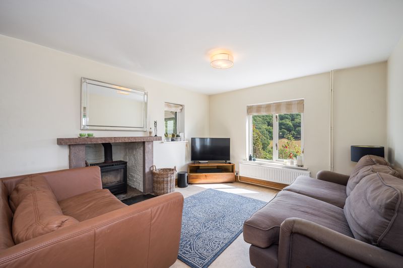 Sitting Room- click for photo gallery